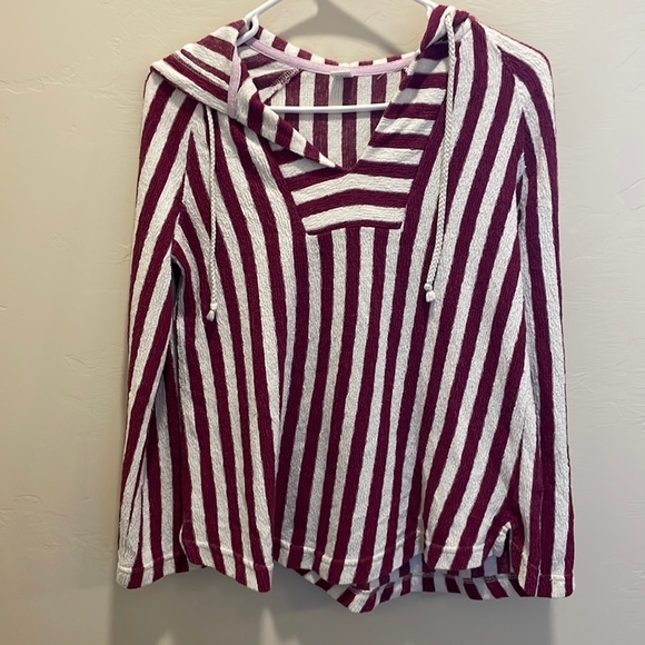 Old navy stripe top - Picture 1 of 3